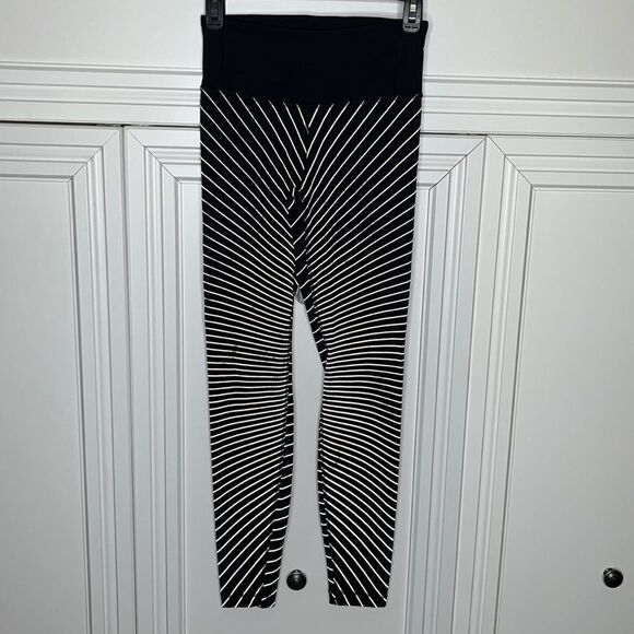 Lululemon Speed Wunder Tight* Reflective 28" Size 4 - Picture 1 of 10